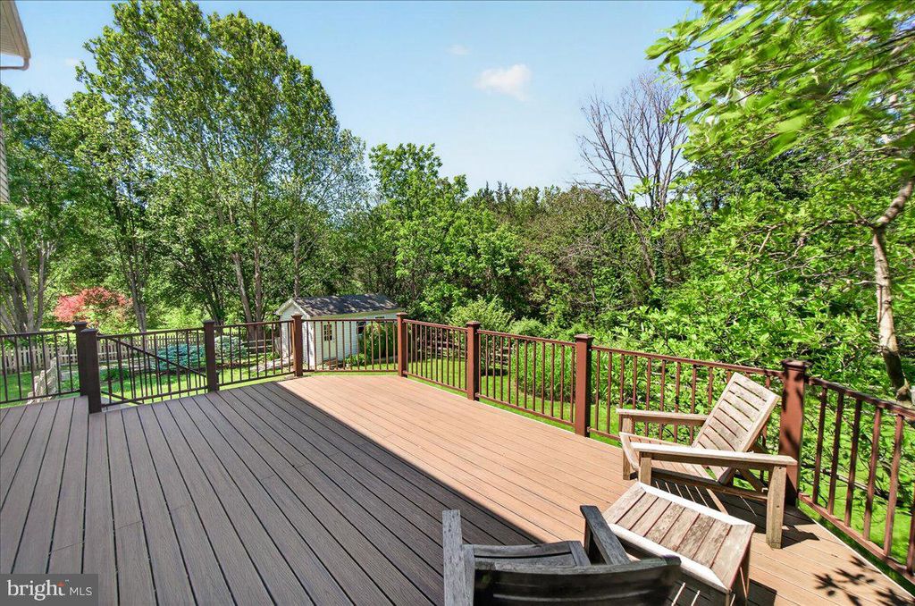 Image 22 of property listing at 19505 GRAY FARM CT, Poolesville, MD 20837