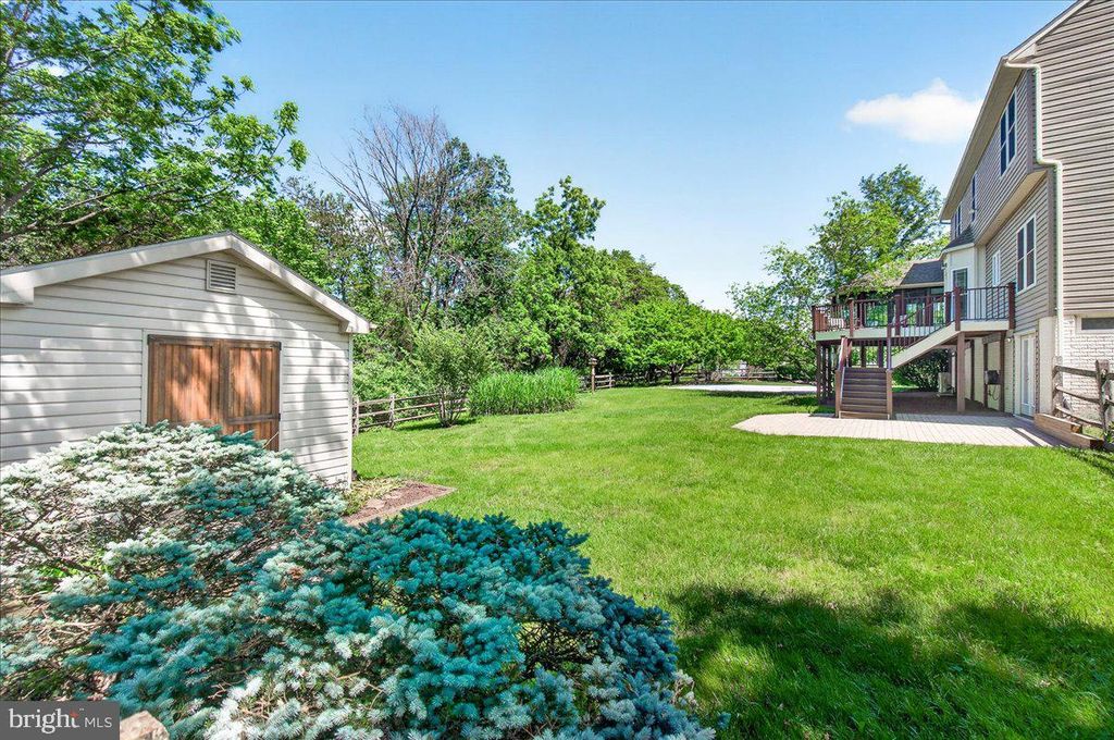 Image 25 of property listing at 19505 GRAY FARM CT, Poolesville, MD 20837