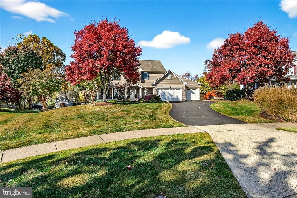 Image 3 of property listing at 19505 GRAY FARM CT, Poolesville, MD 20837