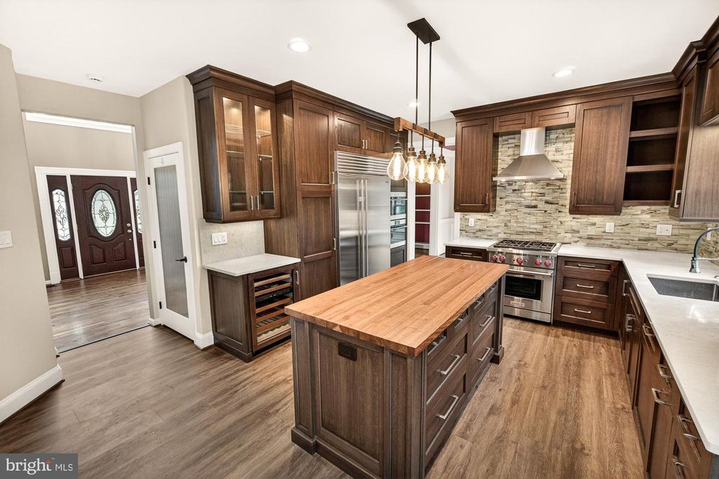 Image 34 of property listing at 19505 GRAY FARM CT, Poolesville, MD 20837