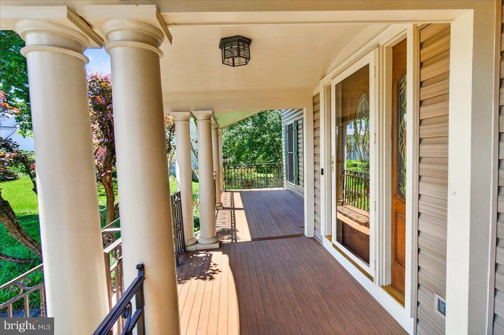 Image 9 of property listing at 19505 GRAY FARM CT, Poolesville, MD 20837