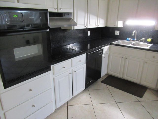 2402 ECUADORIAN WAY 8, Clearwater, FL 33763