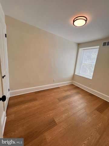 1704 TULIP ST, Wilmington, DE 19805
