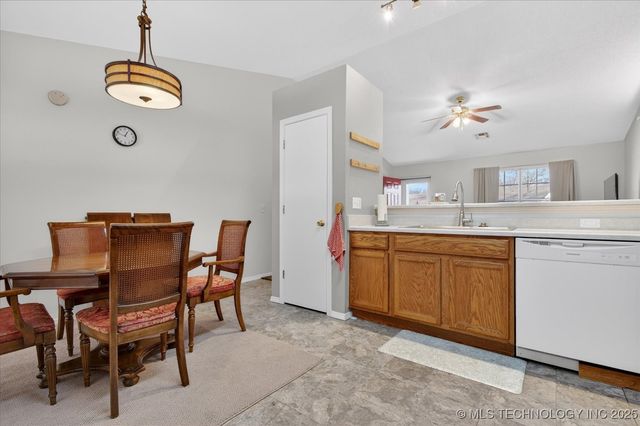 629 S Moore Avenue, Dewey, OK 74029