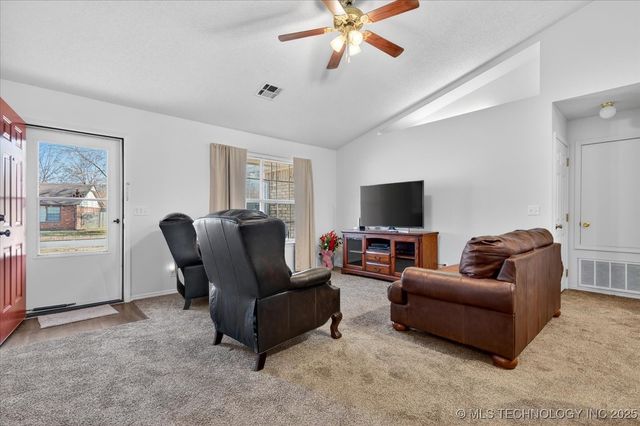 629 S Moore Avenue, Dewey, OK 74029