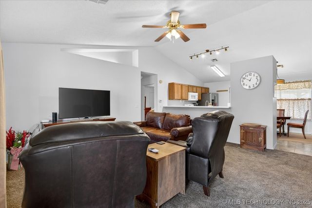 629 S Moore Avenue, Dewey, OK 74029