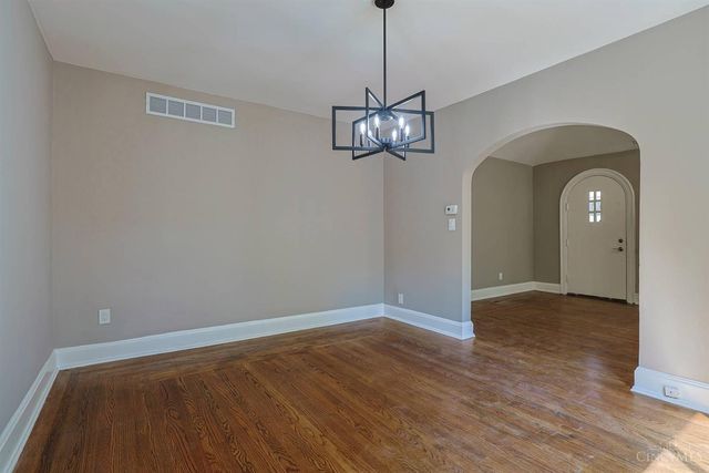 1515 Kenova Avenue, Cincinnati, OH 45237