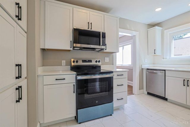 1515 Kenova Avenue, Cincinnati, OH 45237