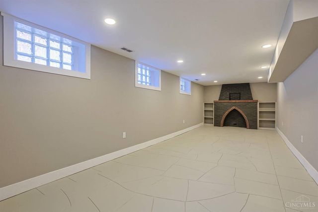 1515 Kenova Avenue, Cincinnati, OH 45237