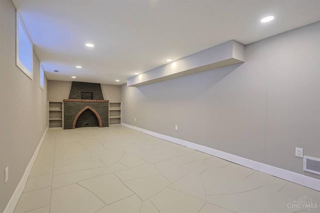 1515 Kenova Avenue, Cincinnati, OH 45237