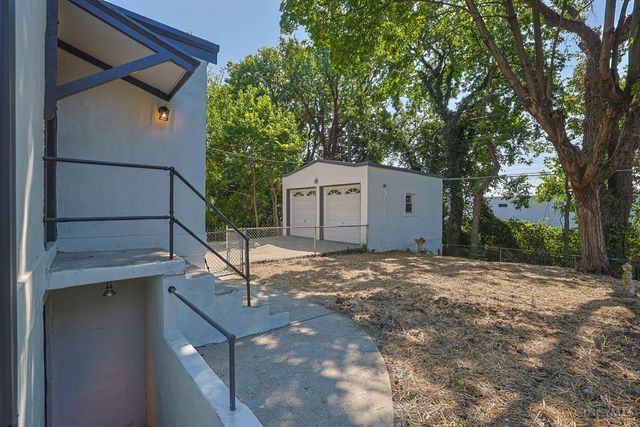1515 Kenova Avenue, Cincinnati, OH 45237