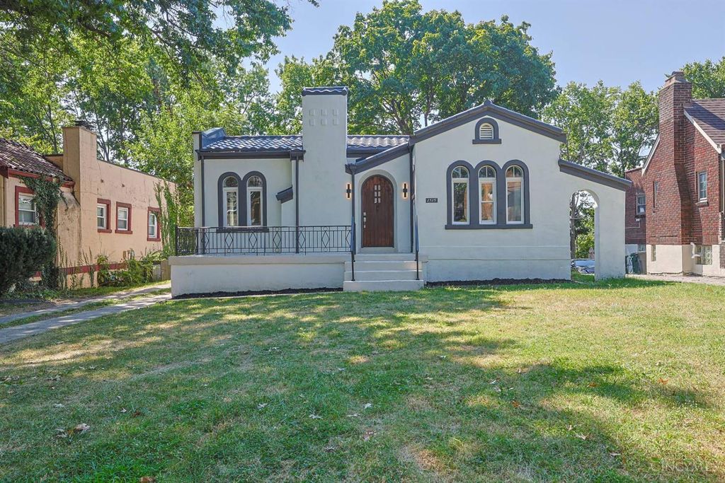 1515 Kenova Avenue, Cincinnati, OH 45237