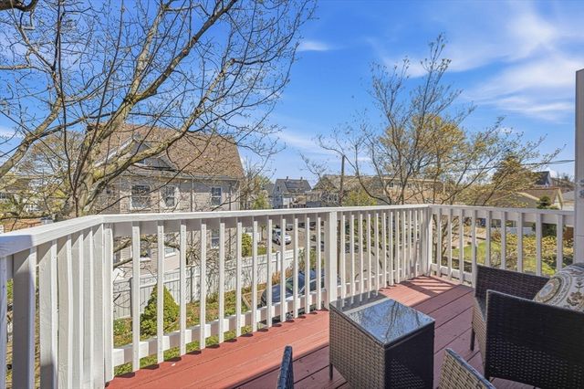 52 Greenleaf Ave 52, Medford, MA 02155