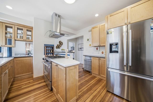 52 Greenleaf Ave 52, Medford, MA 02155