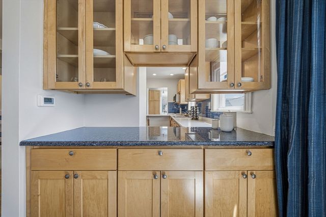 52 Greenleaf Ave 52, Medford, MA 02155