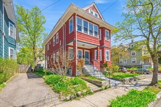 52 Greenleaf Ave 52, Medford, MA 02155