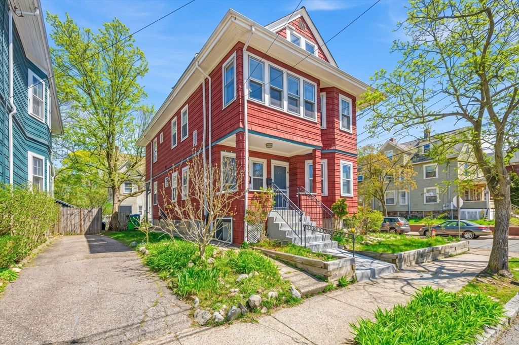 52 Greenleaf Ave 52, Medford, MA 02155