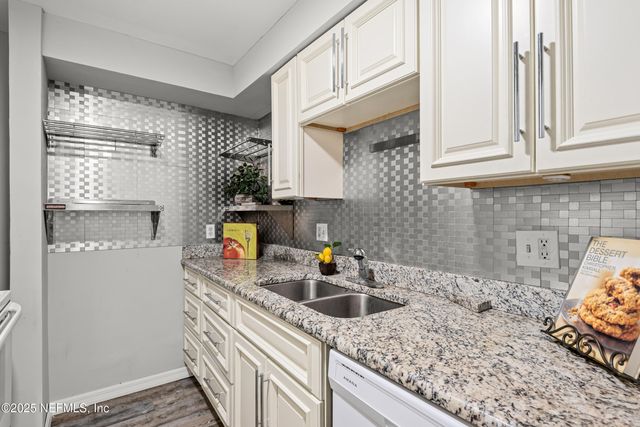 2483 WHISPERING WOODS Boulevard, 3, Jacksonville, FL 32246