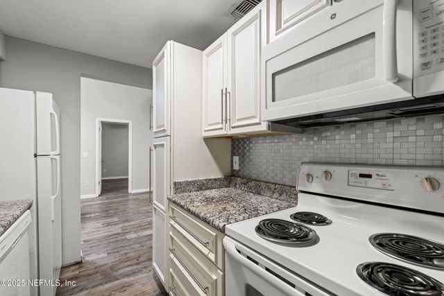 2483 WHISPERING WOODS Boulevard, 3, Jacksonville, FL 32246