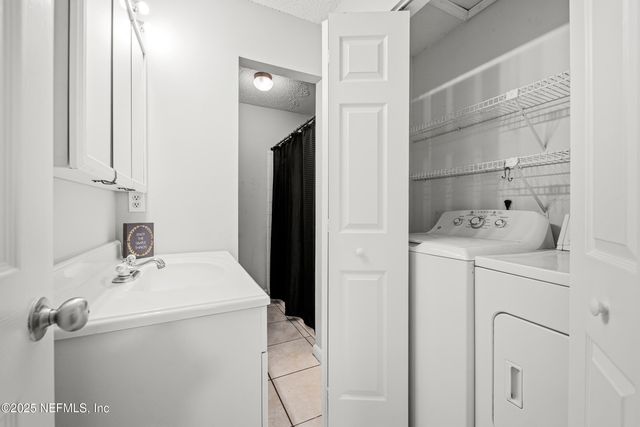 2483 WHISPERING WOODS Boulevard, 3, Jacksonville, FL 32246