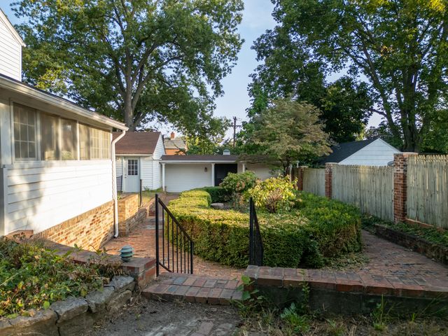 408 N CHURCH ST, Fayette, MO 65248