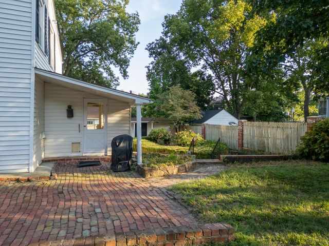 408 N CHURCH ST, Fayette, MO 65248