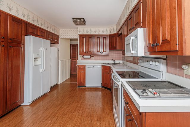 408 N CHURCH ST, Fayette, MO 65248