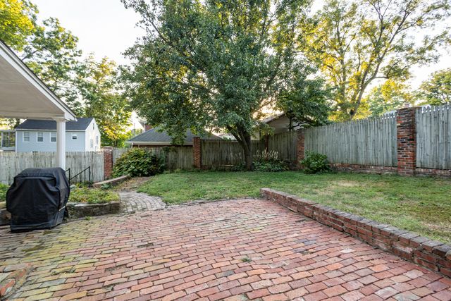 408 N CHURCH ST, Fayette, MO 65248