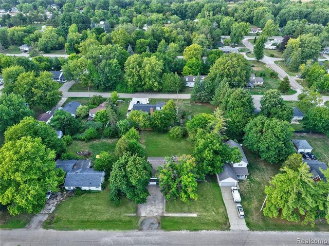 2357 Southampton Avenue, Grand Blanc, MI 48507