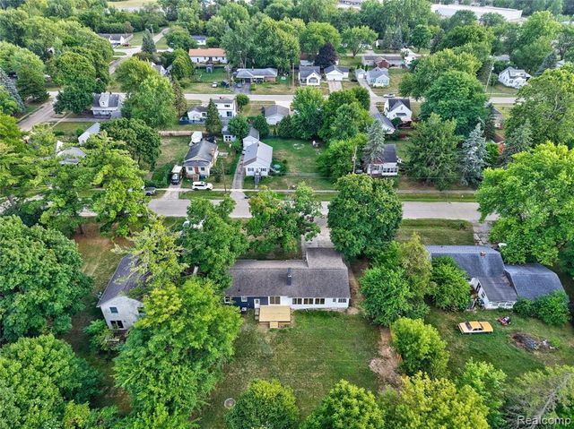 2357 Southampton Avenue, Grand Blanc, MI 48507