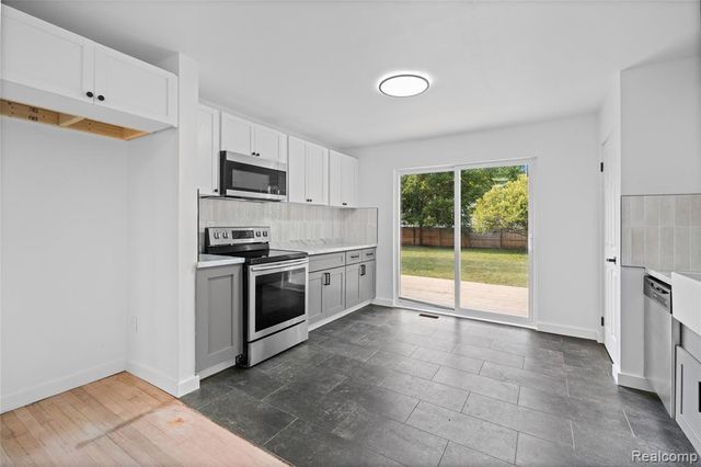 2357 Southampton Avenue, Grand Blanc, MI 48507