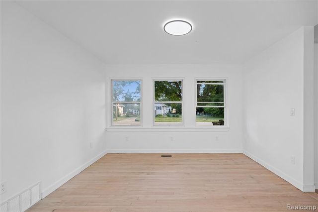2357 Southampton Avenue, Grand Blanc, MI 48507