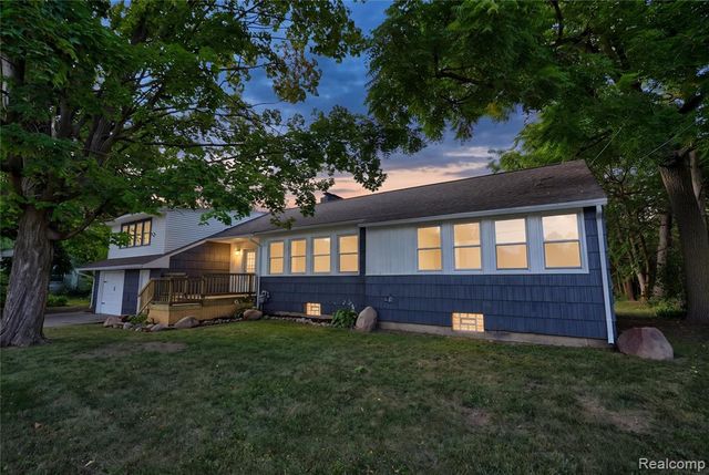 2357 Southampton Avenue, Grand Blanc, MI 48507
