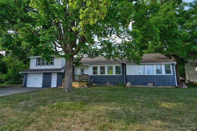 2357 Southampton Avenue, Grand Blanc, MI 48507