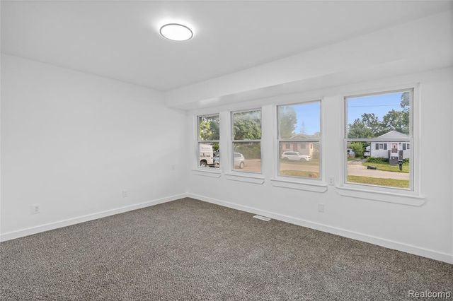 2357 Southampton Avenue, Grand Blanc, MI 48507