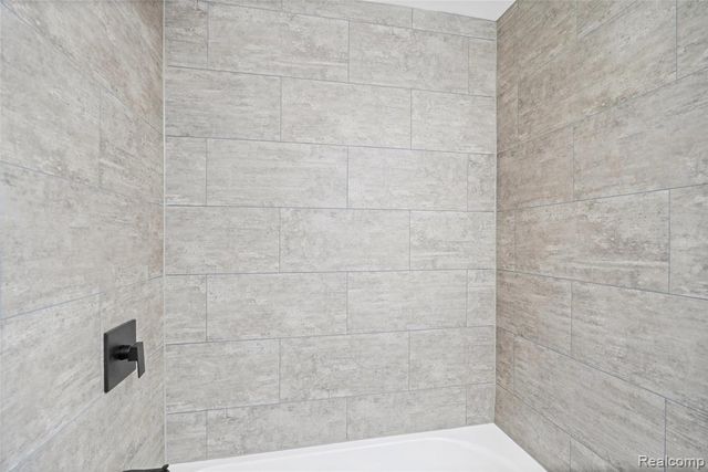 2357 Southampton Avenue, Grand Blanc, MI 48507