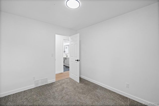 2357 Southampton Avenue, Grand Blanc, MI 48507