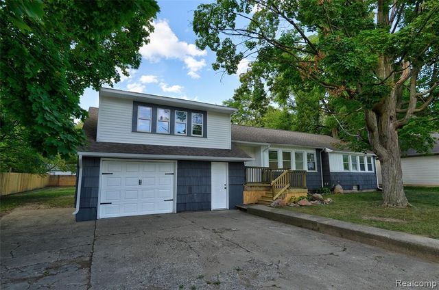 2357 Southampton Avenue, Grand Blanc, MI 48507