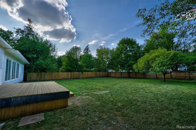 2357 Southampton Avenue, Grand Blanc, MI 48507