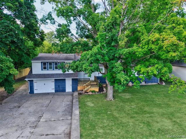 2357 Southampton Avenue, Grand Blanc, MI 48507