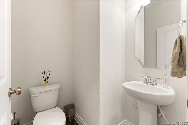 126 Inverness, Boerne, TX 78015