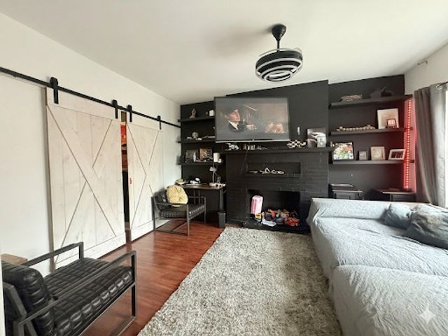 4829 S CHAMPLAIN Avenue, Chicago, IL 60615