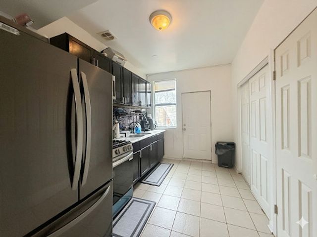 4829 S CHAMPLAIN Avenue, Chicago, IL 60615
