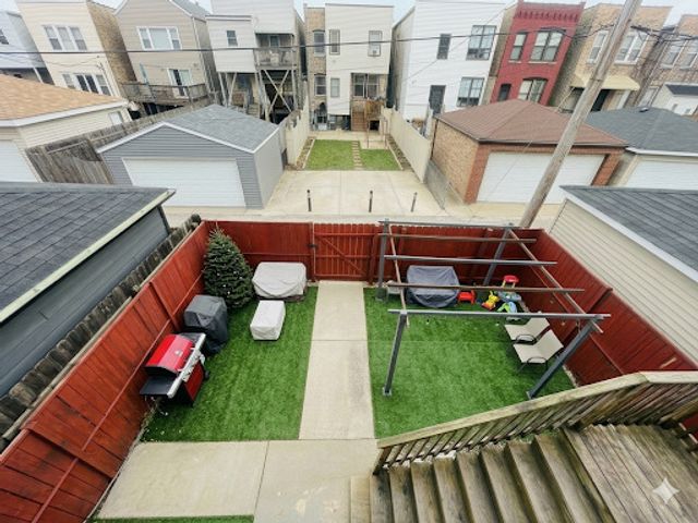 4829 S CHAMPLAIN Avenue, Chicago, IL 60615