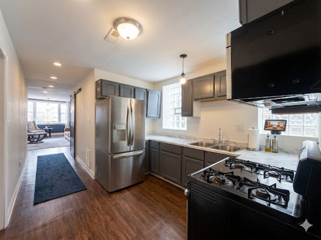 4829 S CHAMPLAIN Avenue, Chicago, IL 60615