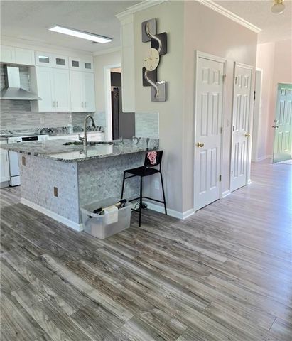 1696 Central Park Loop, Morrow, GA 30260