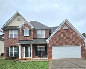 1696 Central Park Loop, Morrow, GA 30260