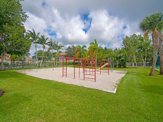 5913 Spring Lake Terrace, Fort Pierce, FL 34951