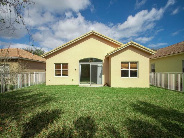 5913 Spring Lake Terrace, Fort Pierce, FL 34951