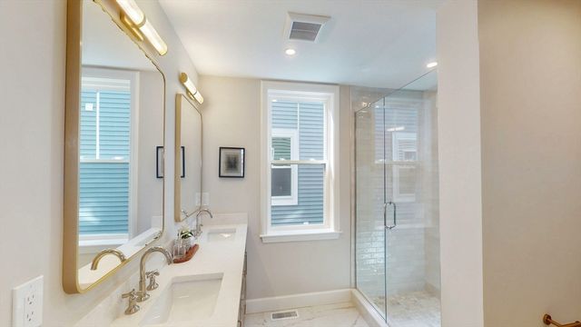 411 Salem St 1, Medford, MA 02155